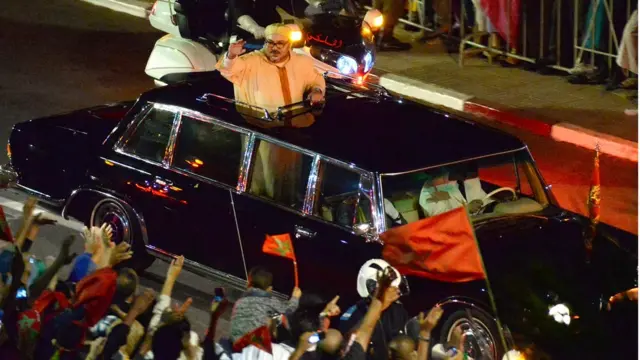 الملك محمد السادس في مسيرة في ذكرى المسيرة الخضراء - عام 2015