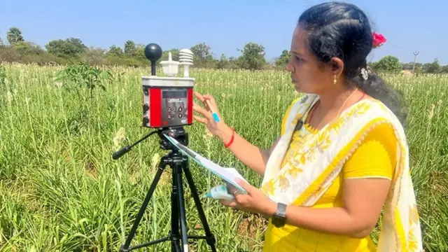 Rekha Shanmugam medindo o calor diurno nos canaviaistunísia futebolTiruvannamalai