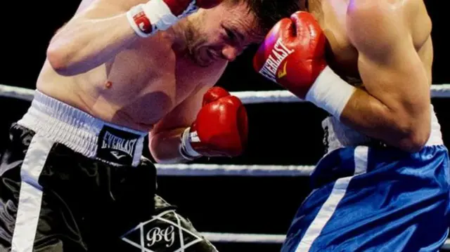 گرونتمن می‌گوید که استفاده از ستاره داوود روی شورت ورزشی‌اش، قدرت بیشتری به او می‌دهد