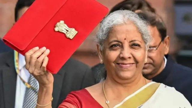 न्यू टॅक्स रेजिमचे टॅक्स स्लॅब्सही बदलण्यात आलेयत