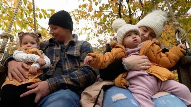 తల్లిదండ్రులతో టెడ్డీ, నాలా