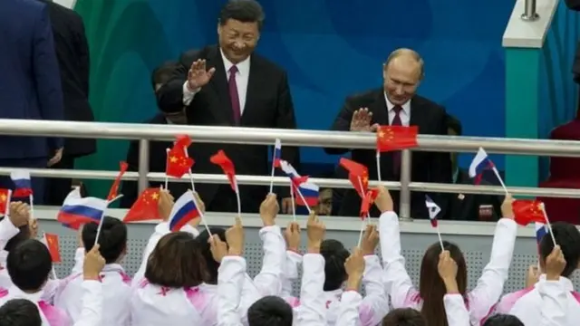 الرئيس الصيني شي جين بينغ يستضيف نظيره الروسي فلاديمير بوتين