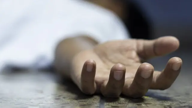 கருணை அடிப்படையில் வேலை வாங்க தந்தையை கொன்ற மகன்