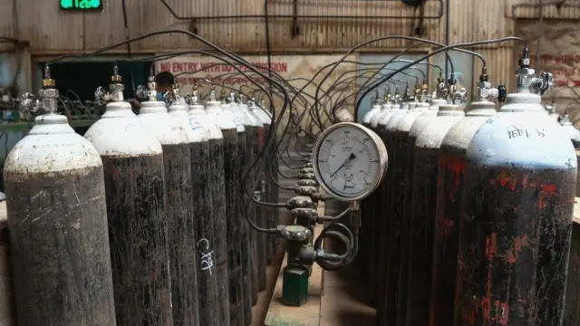 દિલ્હીની હૉસ્પિટલોમાં ઓક્સિજન ઘટની ફરિયાદ વારંવાર મળી રહી છે