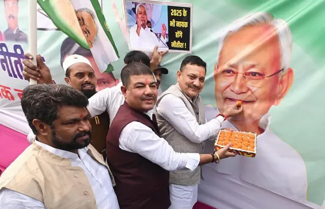 बिहार निवडणुकीत एनडीएनं दणदणीत विजय मिळवला आहे.