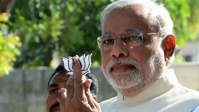 नरेंद्र मोदी