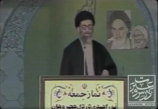 آیت‌الله خامنه‌ای پشت تریبون نماز جمعه سال ۱۳۶۴
