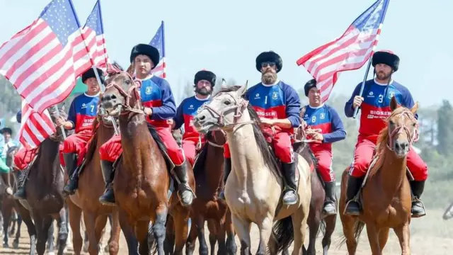 Көз айнекчен Лэд Хоуэлл