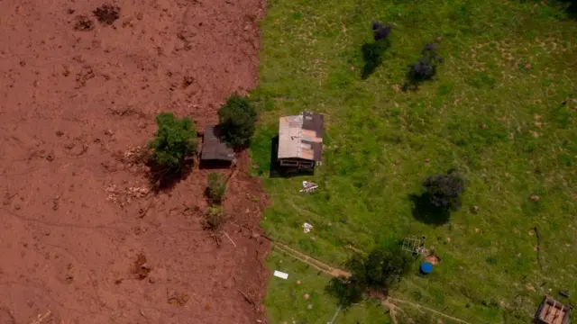 Rumah ini selamat dari banjir lumpur.