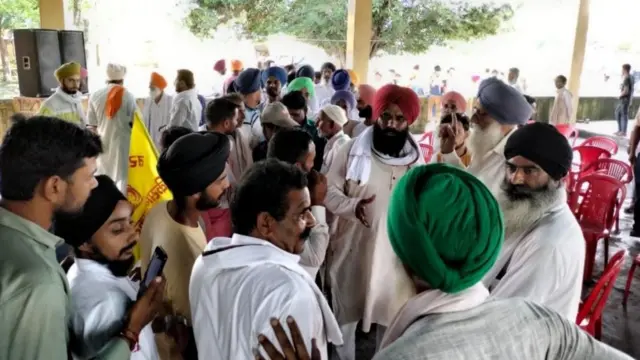 लखीमपुर में एकत्रित किसान