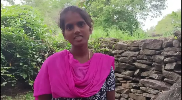 சாலை வசதி இல்லாத கிராமம்