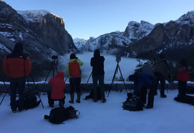 Chụp hình tuyết trên công viên quốc gia Yosemite, California