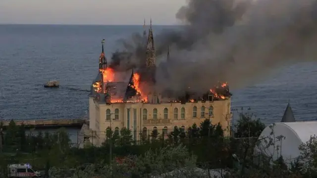 "Замок Гаррі Поттера" в Одесі після ракетного удару Росії 29 квітня 2024 року