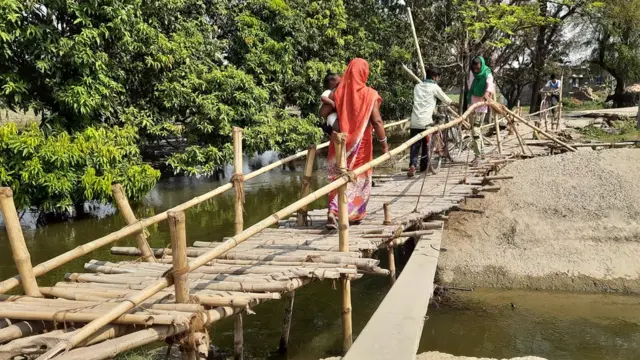 गांव का पुल