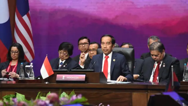 အာဆီယံအလှည့်ကျဥက္ကဋ္ဌအင်ဒိုနီးရှား သမ္မတဂျိုကိုဝီဒိုဒို