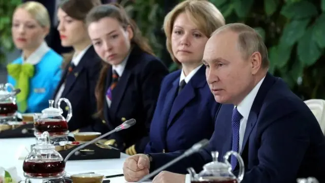 Putiin qondaaltota biroo waliin