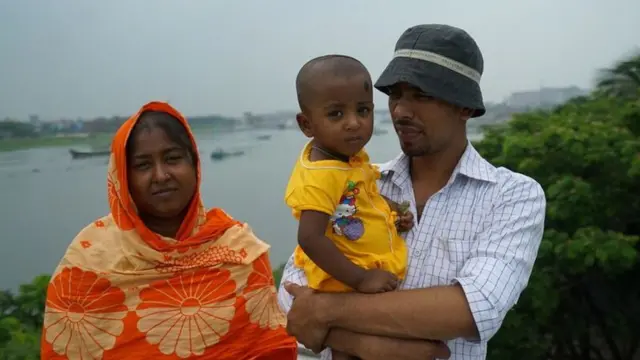 شہناز اختر اور دلاور حسین اپنی بیٹی کے ساتھ