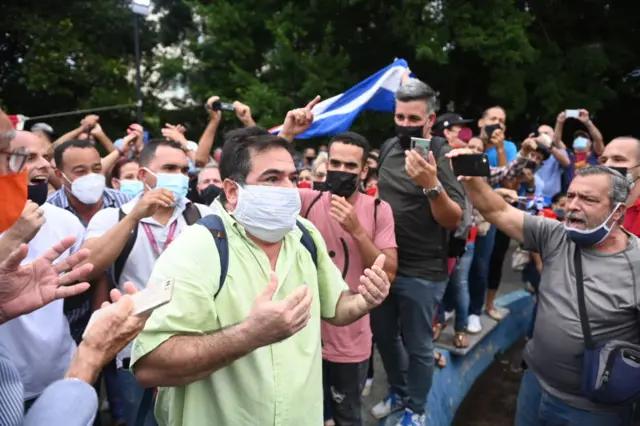 بحران اقتصادی موجب شده تا کوبا شاهد اعتراض‌های خیابانی کم‌سابقه‌ای بشود