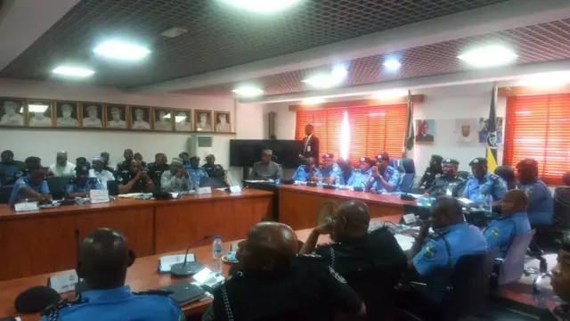 Onyeisi ndị uweojii bụ Adamu Mohammed na ndị otu ya na-enwe nzụkọ.