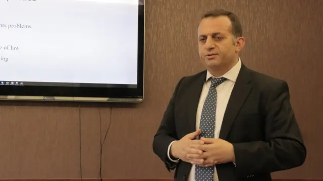 İqtisadçı Zöhrab İsmayıl, Gömrük yığımları, bahalaşma, Azərbaycan gömrüyü