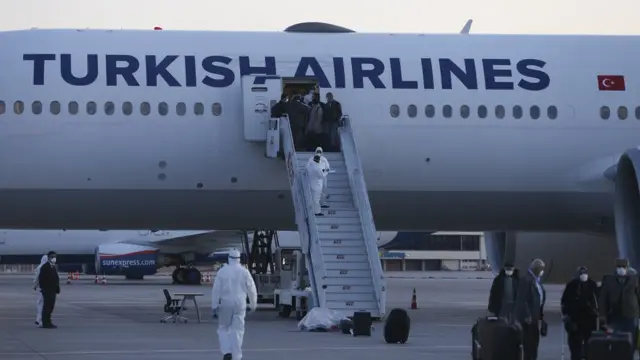 Türkiye'nin yaptığı tahliye operasyonlarında öncelik öğrenci ve turistlere veriliyor