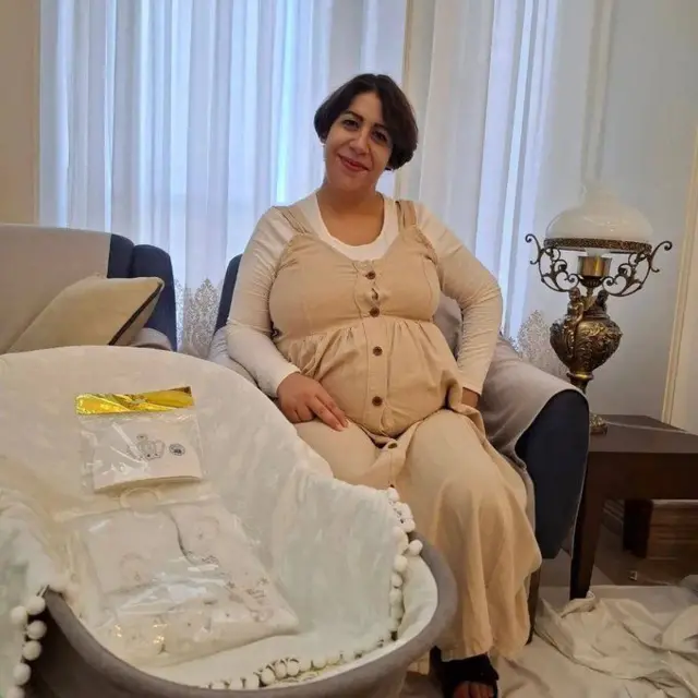 رضوانه خان‌بیگی، فعال مدنی و زندانی سیاسی 