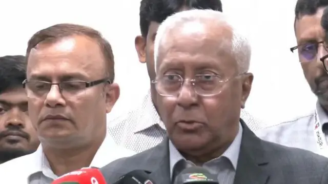 মঙ্গলবার ভারপ্রাপ্ত স্পিকারের সাথে রাষ্ট্রপতি নির্বাচন নিয়ে বৈঠকের পর ব্রিফিং করেন ইসি সচিব
