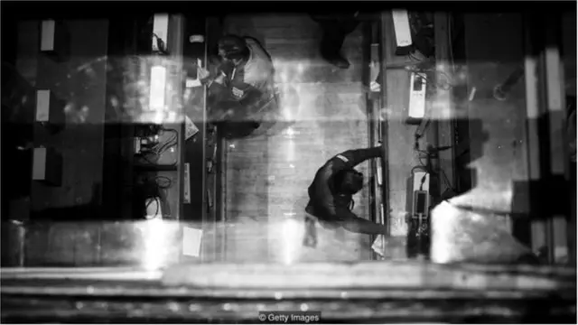 (캡션) 회사의 가치를 보태는 쾌감을 마약처럼 느끼는 이들도 있다. 이 잘하려는 동기가 육체적 정신적 건강에 악영향을 줄 술 있다.