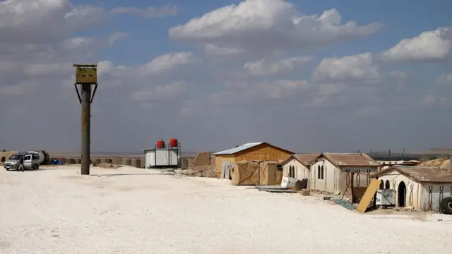 তুরস্কের সাথে সীমান্তের বেশ কয়েকটি ঘাঁটি থেকে সেনা প্রত্যাহার করেছে যুক্তরাষ্ট্র