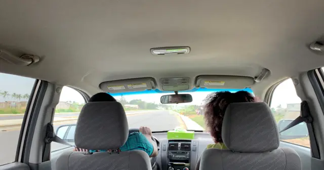 Mgbe ụfọdụ ọ na-abụ n'ime ụgbọala ka ndị mmadụ na-anọ ruo ogologo awa.