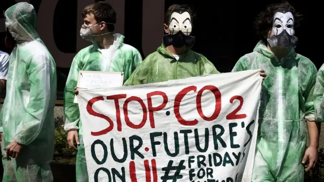 বিপ্লবী পরিবেশবাদী গোষ্ঠীগুলোর আন্দোলন জলবায়ুর পরিবর্তন বিষয়ে মনোযোগ আকর্ষণে সফল হচ্ছে