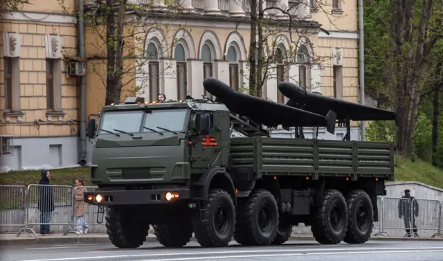 Российские дроны-камикадзе “Герань” на параде 9 мая 2025 года в Москве