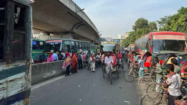 রাজধানী ঢাকাতে যান চলাচল অনেকটা স্বাভাবিক রয়েছে।