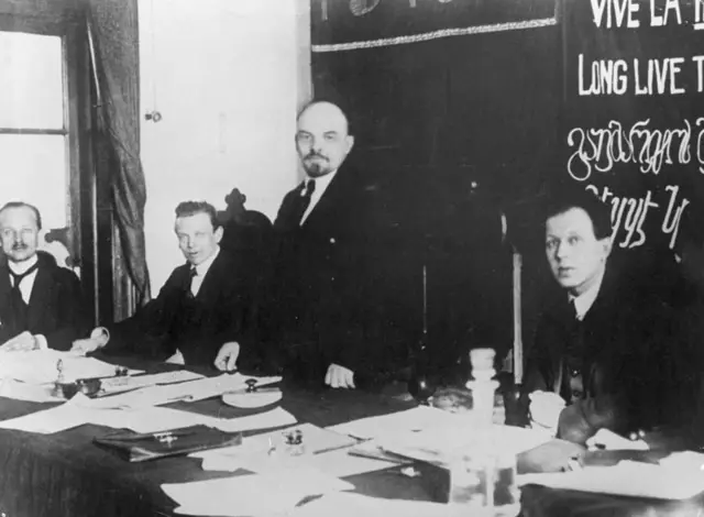 Lénine préside le premier congrès de l'Internationale communiste, 1919.