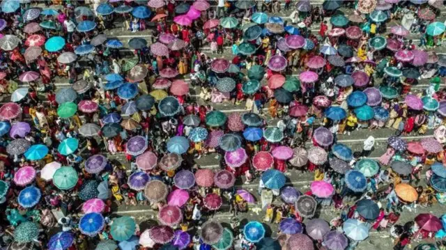 India itaipiku China na kuwa nchi yenye watu wengi zaidi duniani.