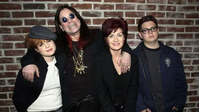 Los Osbournes: En la izquierda Kelly seguida por Ozzy , Sharon y Jack Osbourne