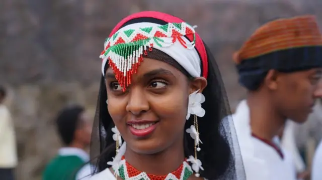 ወጣቶች በባህላዊ አልባሳት ደምቀው ታይተዋል 