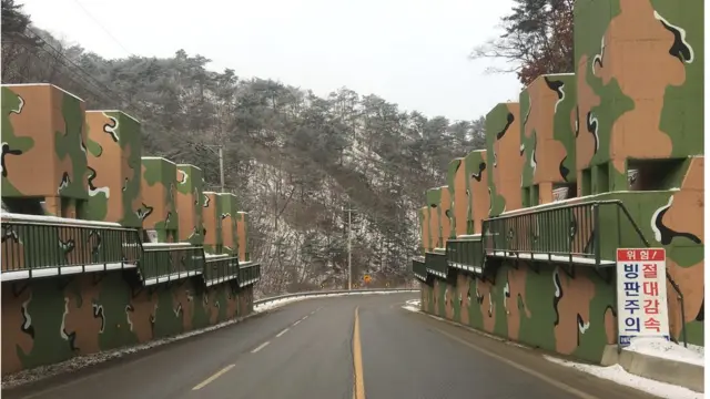 સરહદ પરના એક રહેણાંકનું દ્રશ્ય