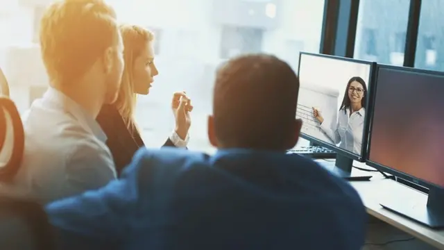 Un grupo de trabajo en una teleconferencia