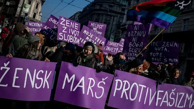 žene na protestu