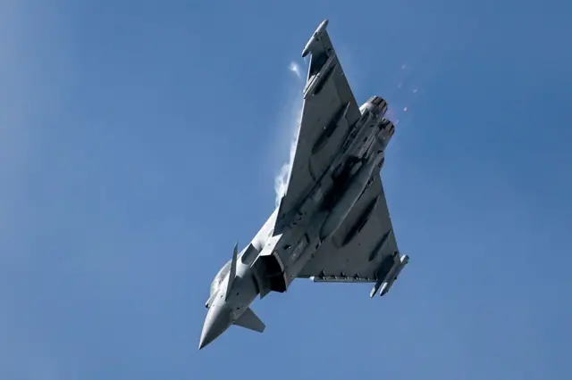 یک جنگنده «یوروفایتر تایفون» در نمایش هوایی بین‌المللی سلطنتی ۲۰۲۵
