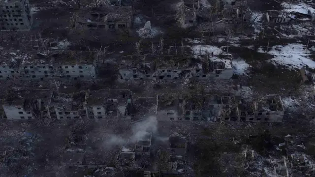 кадри знищених будівель Торецька