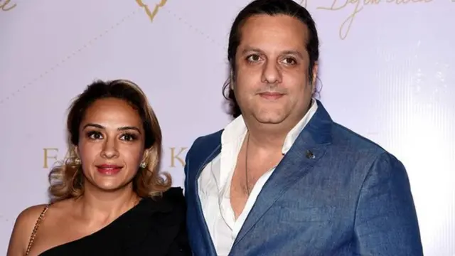 فردین اپنی بیگم نتاشا کے ساتھ