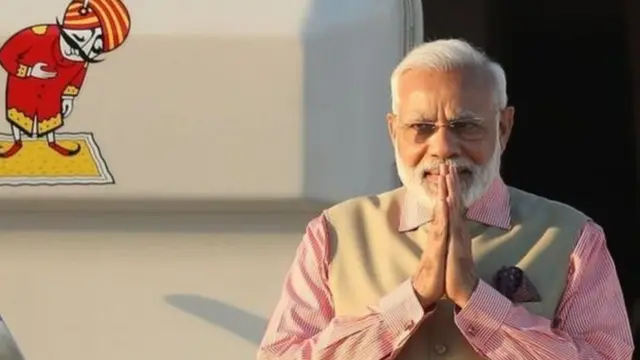 அரசு விழாவில் தமிழ்த்தாய் வாழ்த்து, தேசிய கீதம் இல்லை