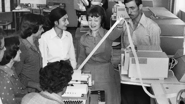 مربی روس در دانشگاه پلی تکنیک کابل سال ۱۳۶۰