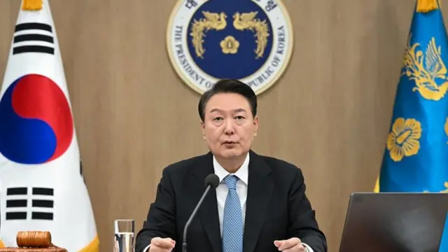 윤석열 대통령이 21일 서울 용산 대통령실 청사에서 열린 제8회 국무회의에서 모두발언을 하고 있다 (대통령실 제공)