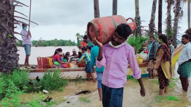 గోదావరి వరదలు