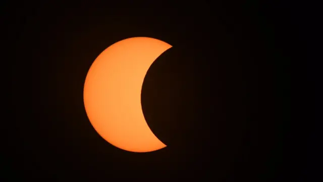 ภาพที่ดวงอาทิตย์ถูกบังมากที่สุดหรือราว 39.60% คือ ช่วง 14.49 น. ของวันนี้