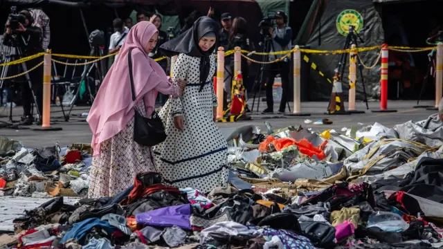 ญาติผู้เสียชีวิตจากเหตุเครื่องบินสายการบินไลอ้อนแอร์ตก