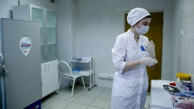 Вакцина ишлаб чиқарувчилари оддий кўнгиллилар, матбуот, ҳатто илмий тадқиқотчиларнинг кўплаб саволларига жавоб беришмаяпти.